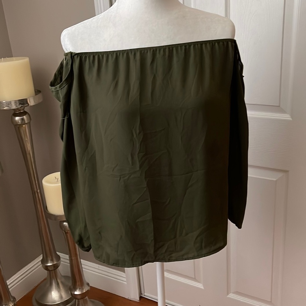 Oliver off the shoulder top